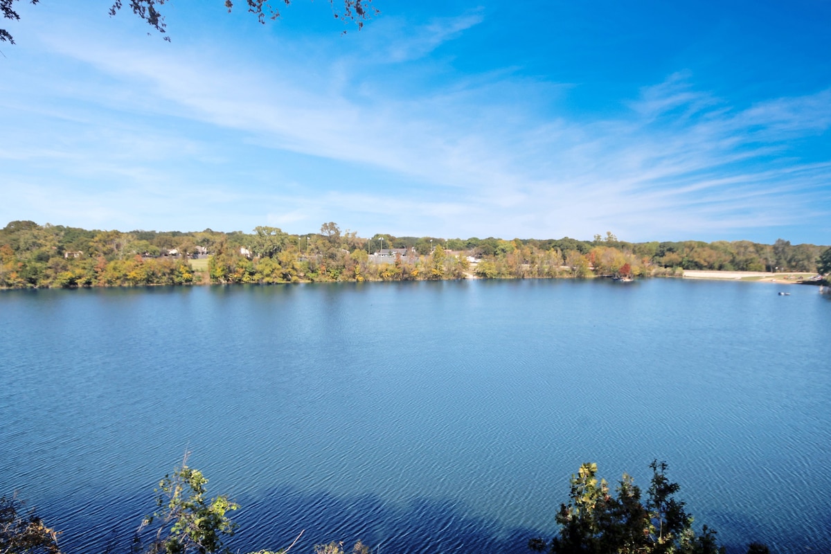 Lake View in North Austin