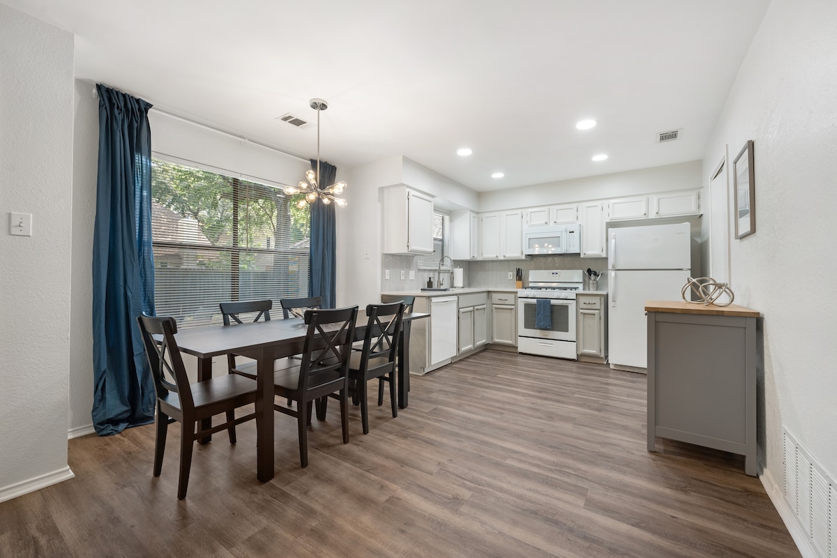 Great North Austin Location by AustinGetaways!