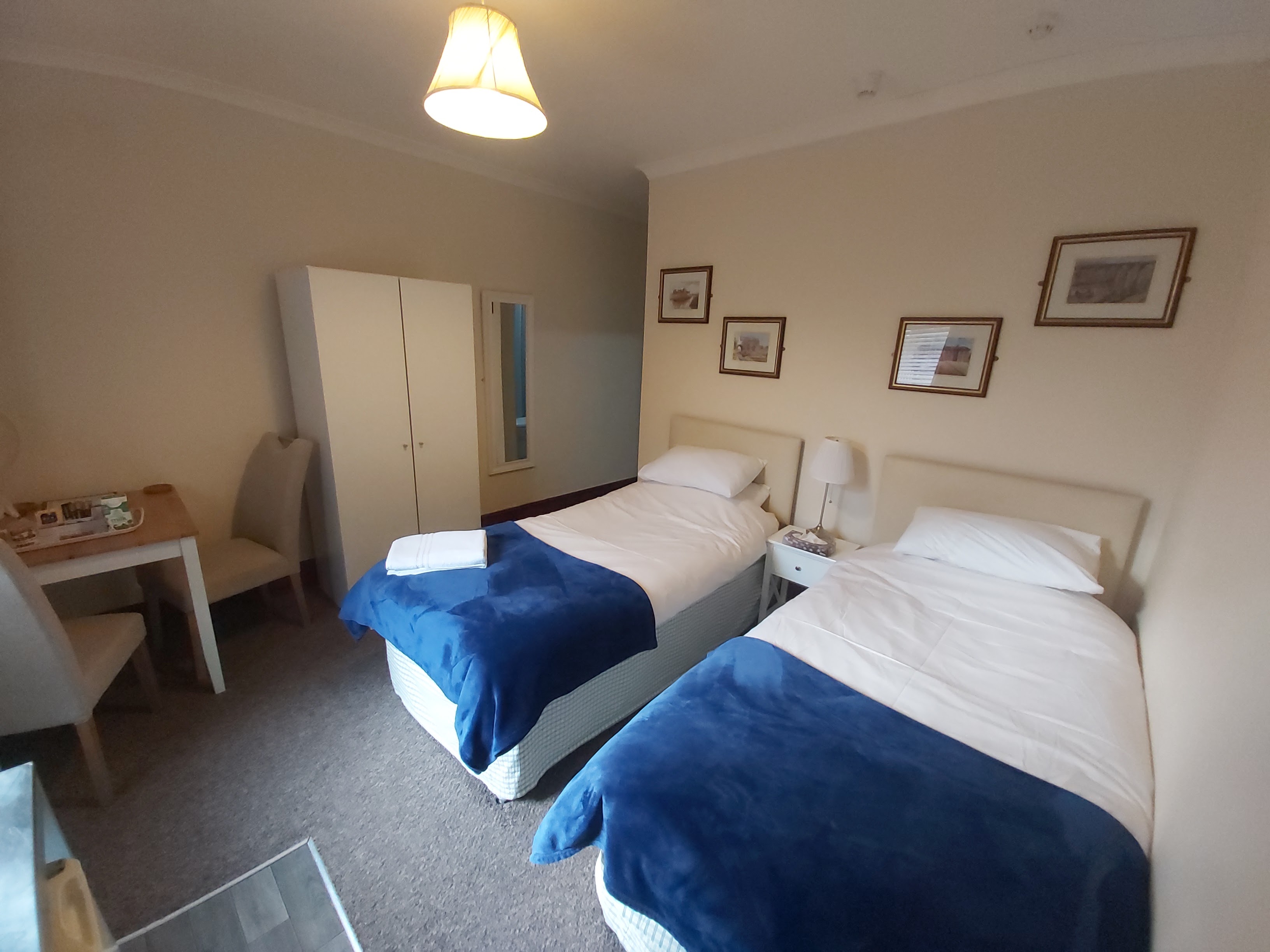 SERGEANTS ACCOMMODATION - ROOM 5