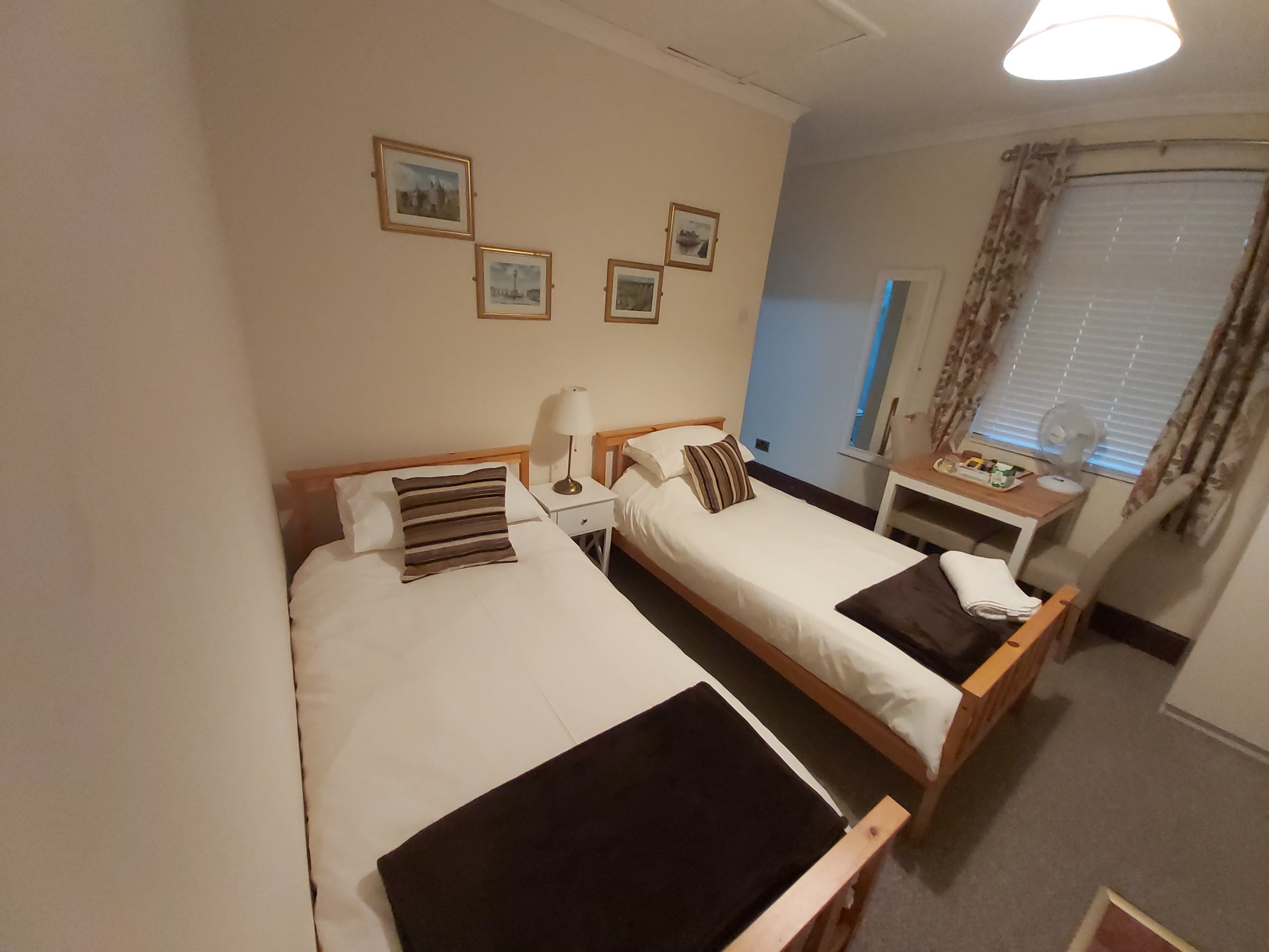 SERGEANTS ACCOMMODATION - ROOM 4